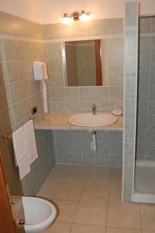 كابوليفيري Albergo Romana المظهر الخارجي الصورة